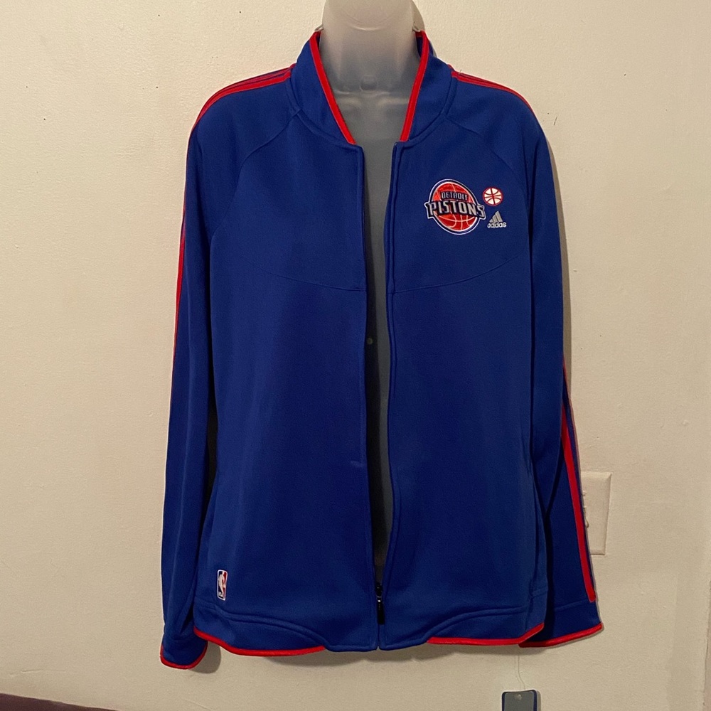 Adidas women’s Detroit Pistons jacket NWT fullzip